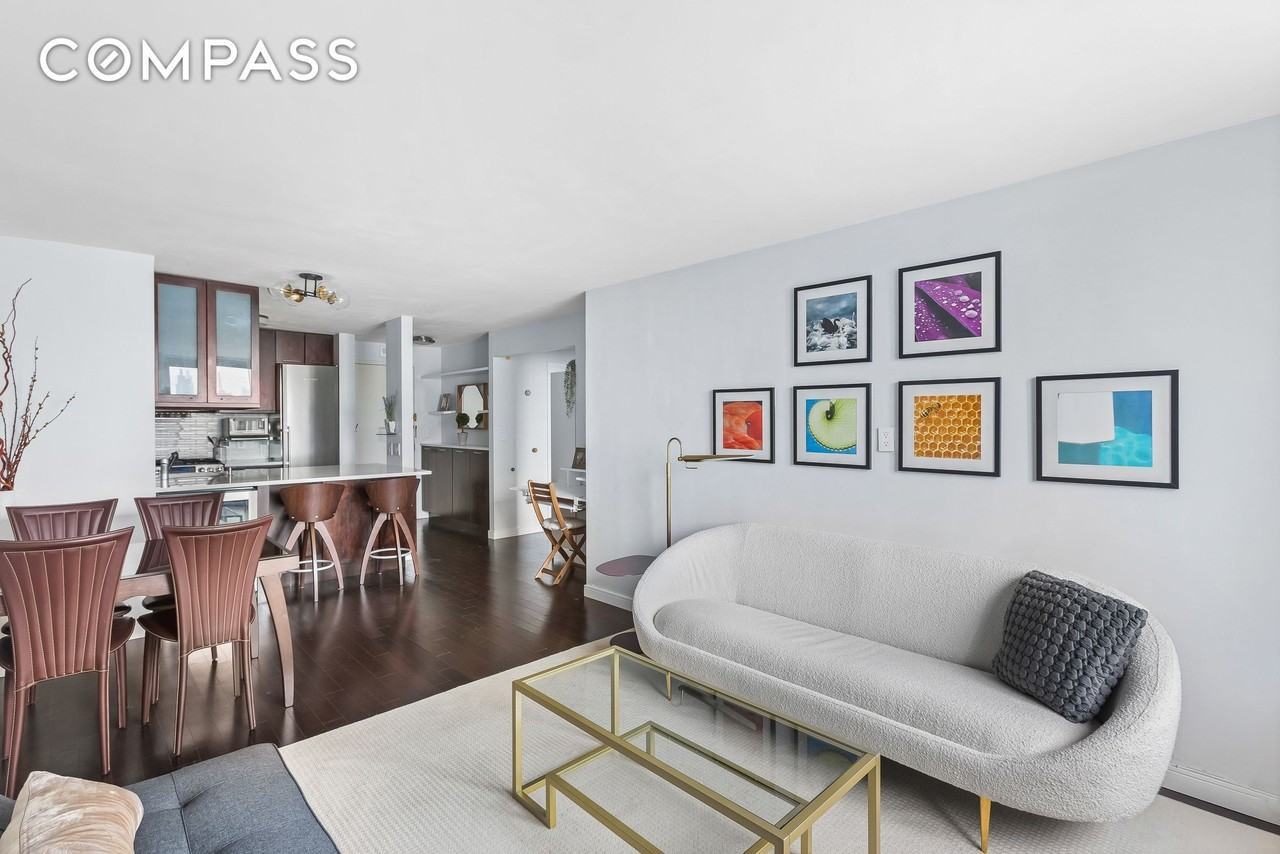 376 Broadway #14E - Photo 2 of 11