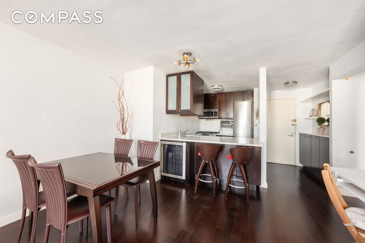 376 Broadway #14E - Photo 3 of 11