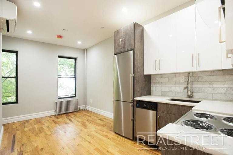 1233 Dean St #2F - Photo 2 of 9