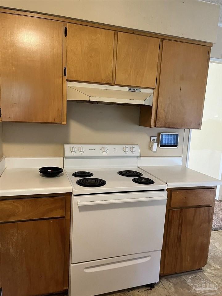 2048 Tomlinson Rd - Photo 4 of 4