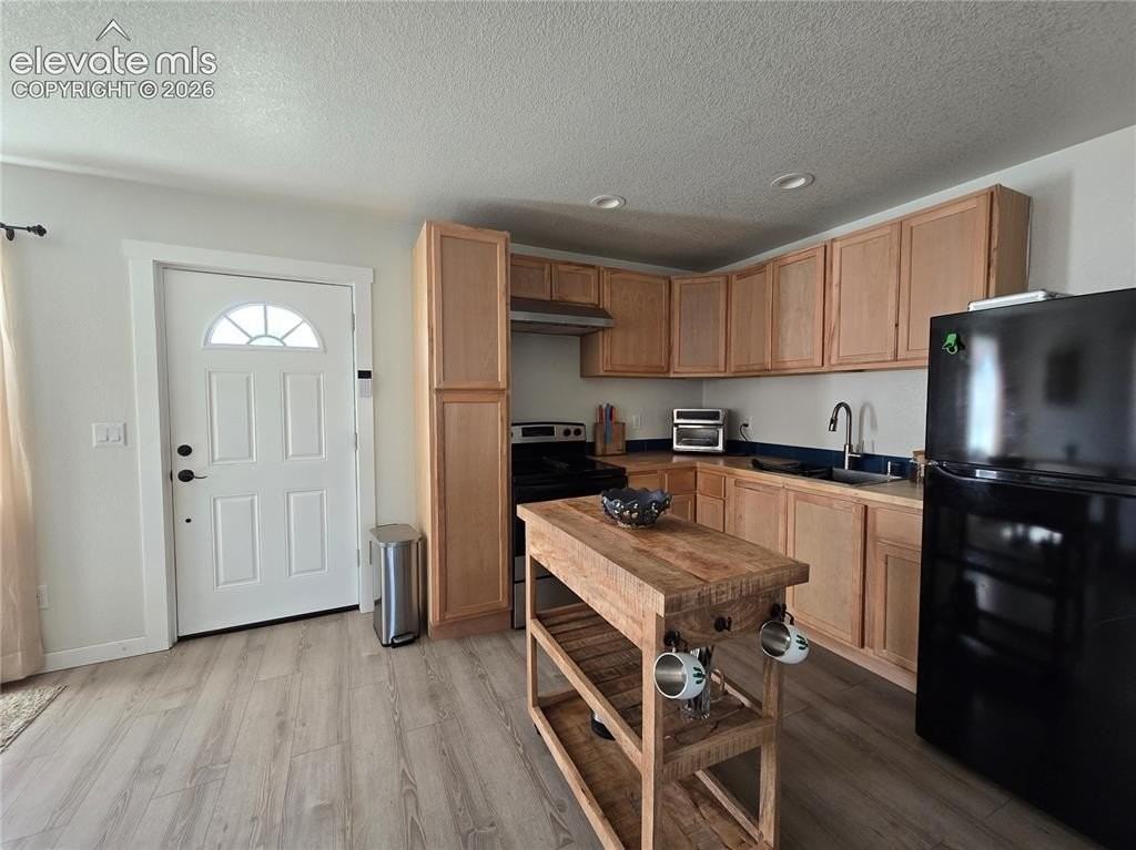 311 S 2nd St - Photo 4 of 19
