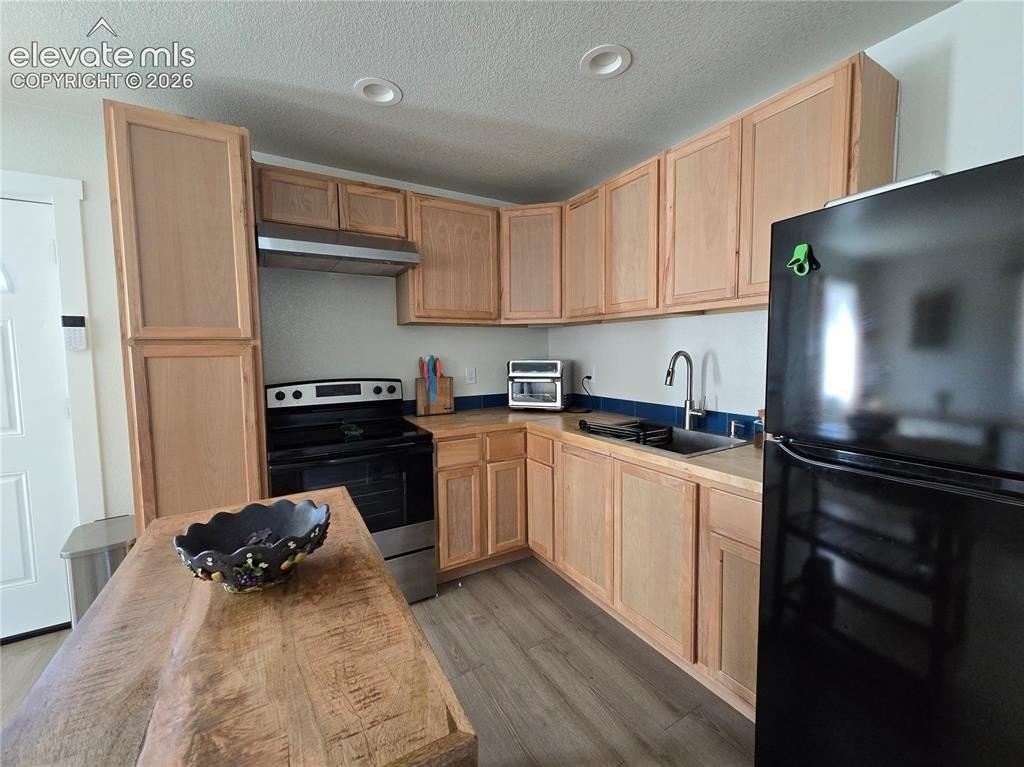 311 S 2nd St - Photo 7 of 19