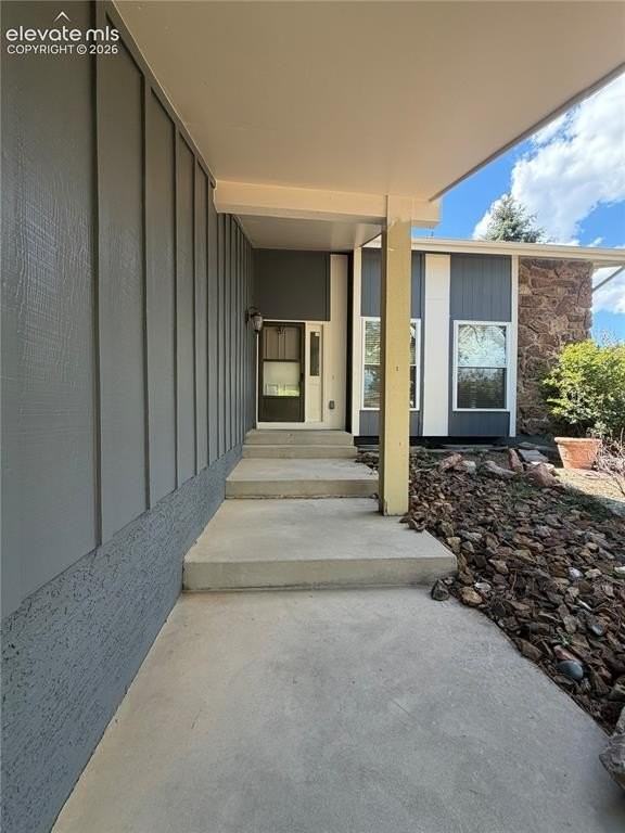 1140 Cenotaph Cir - Photo 4 of 46