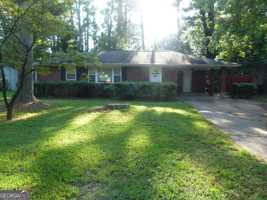 featured image of 900 Oriole Ln Se