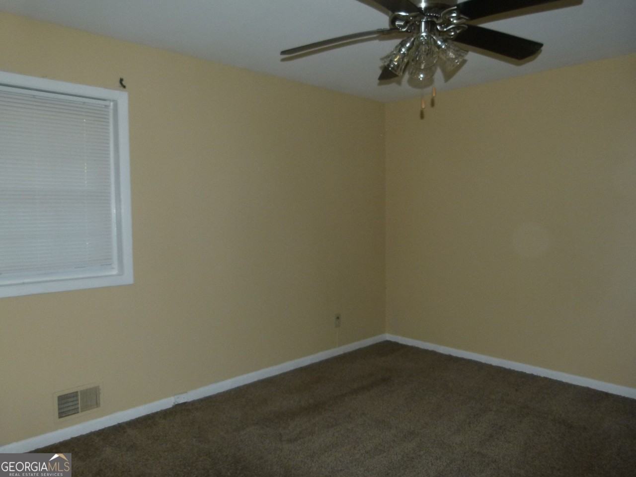 900 Oriole Ln Se - Photo 6 of 34