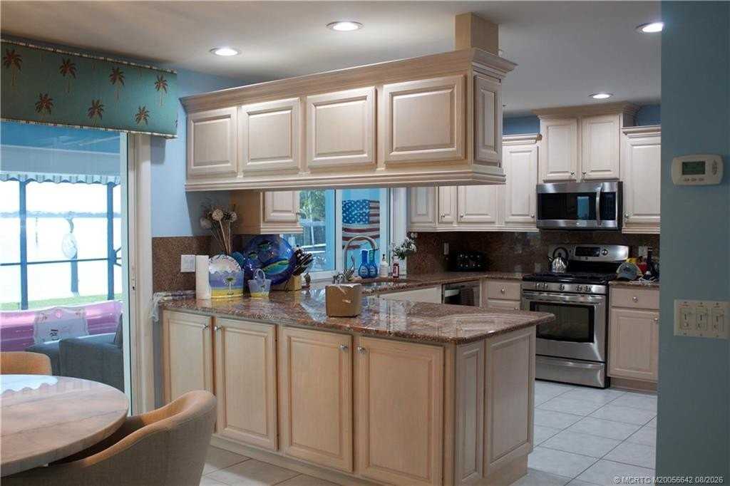 2744 Nw Howard Creek Ln - Photo 4 of 43