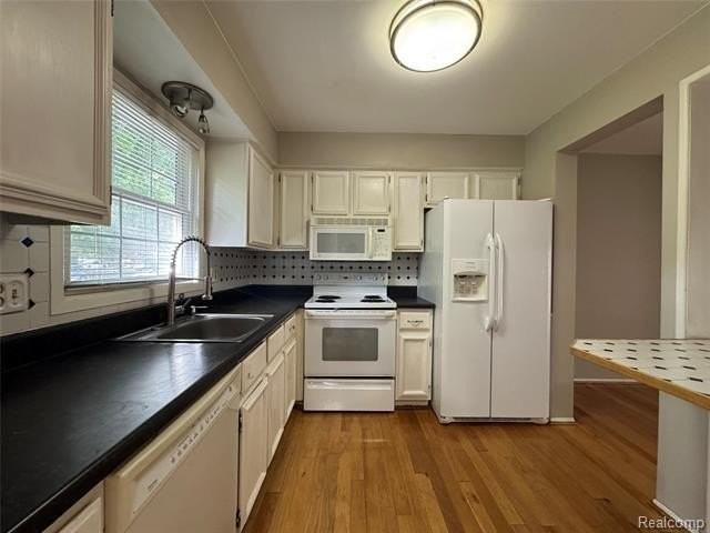 1775 Brentwood Dr - Photo 4 of 23