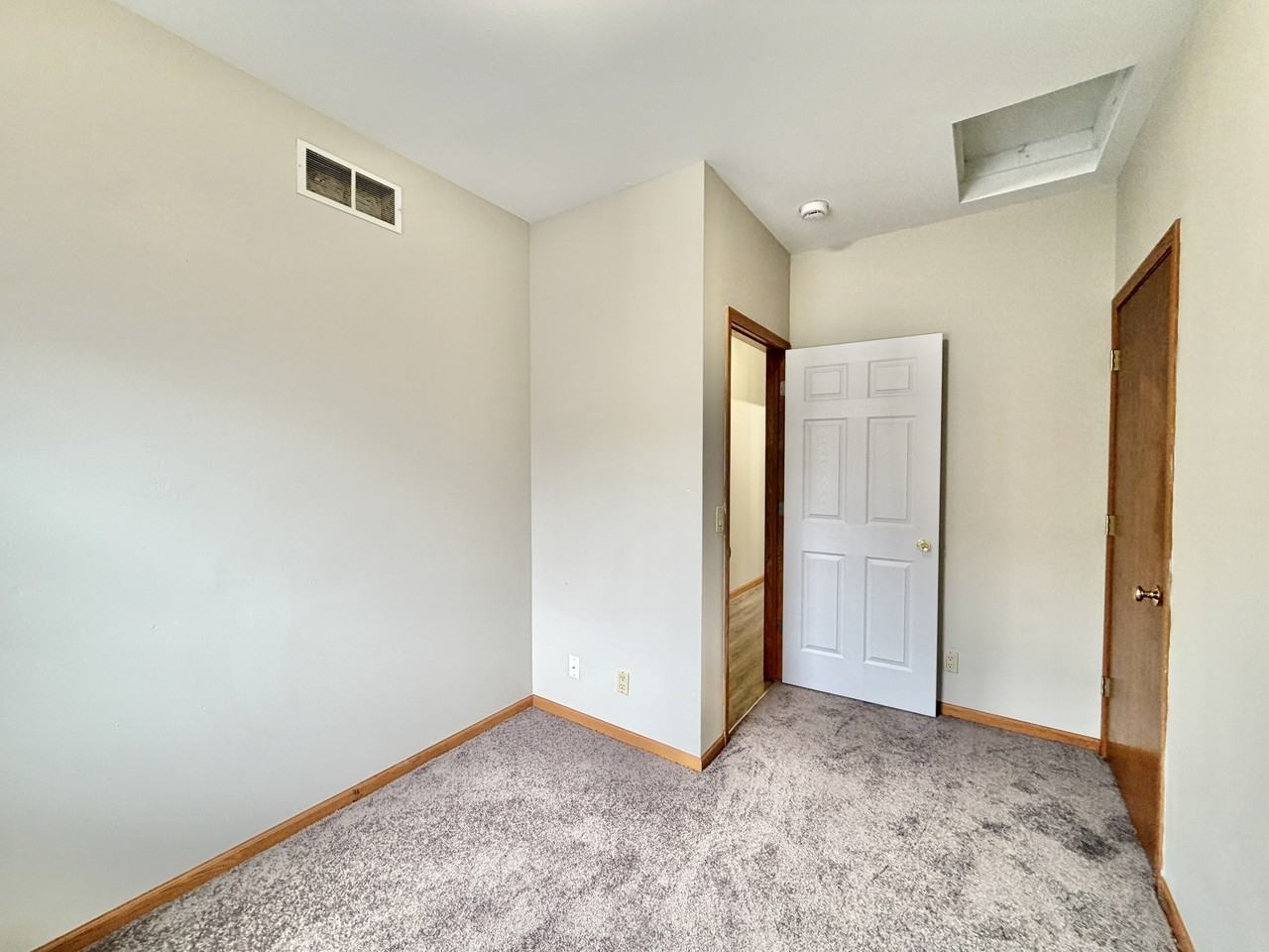 15 Elliott St #1 - Photo 3 of 17