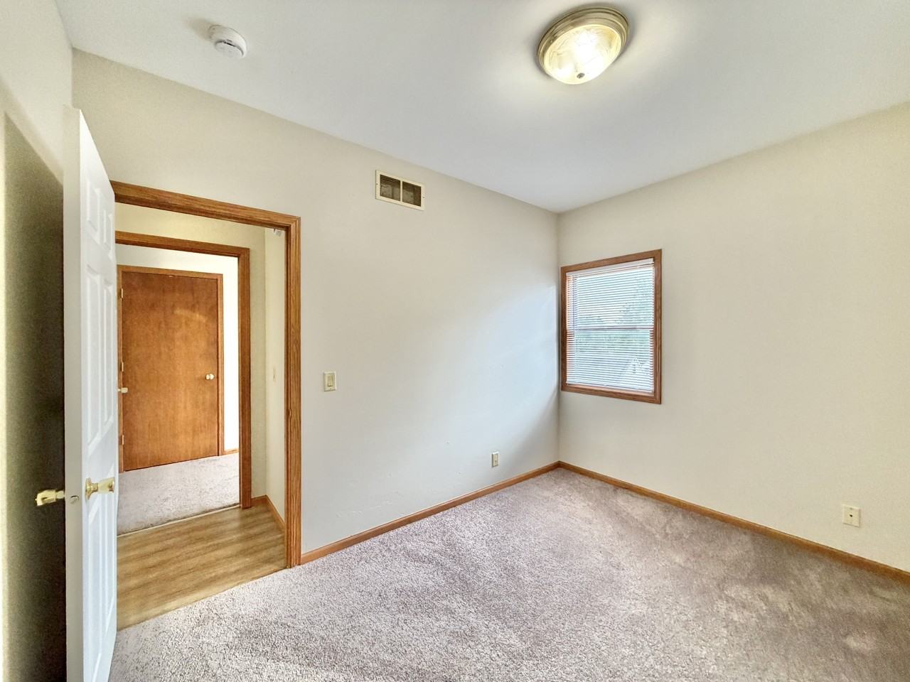 15 Elliott St #1 - Photo 4 of 17