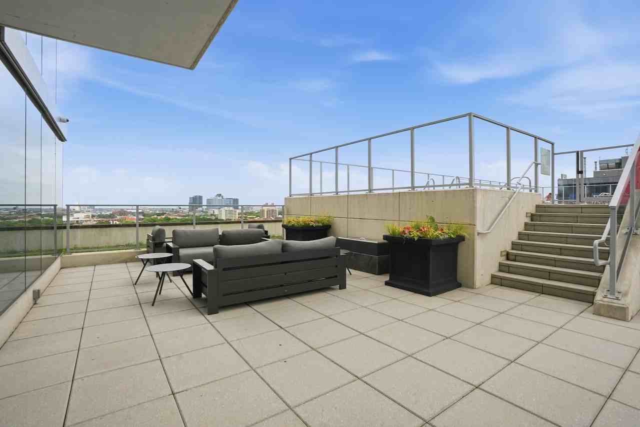 1225 N Wells St - Photo 5 of 22