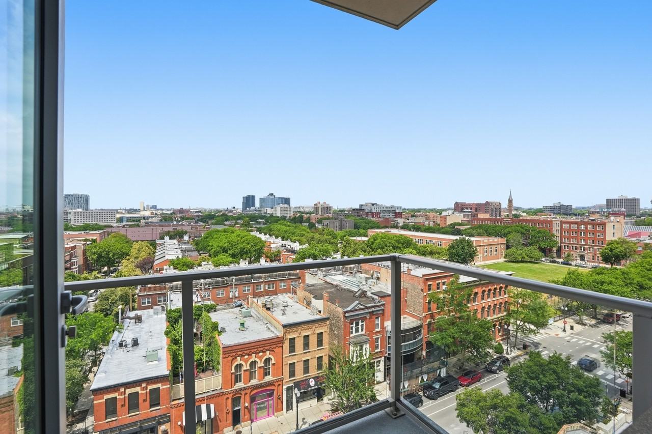 1225 N Wells St - Photo 5 of 32