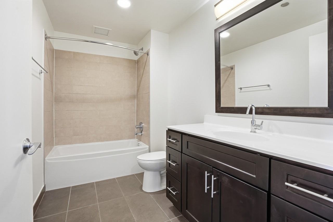 1225 N Wells St - Photo 7 of 32
