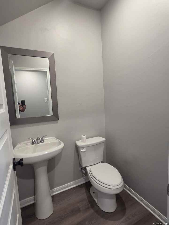 13023 Kathleen St - Photo 4 of 48
