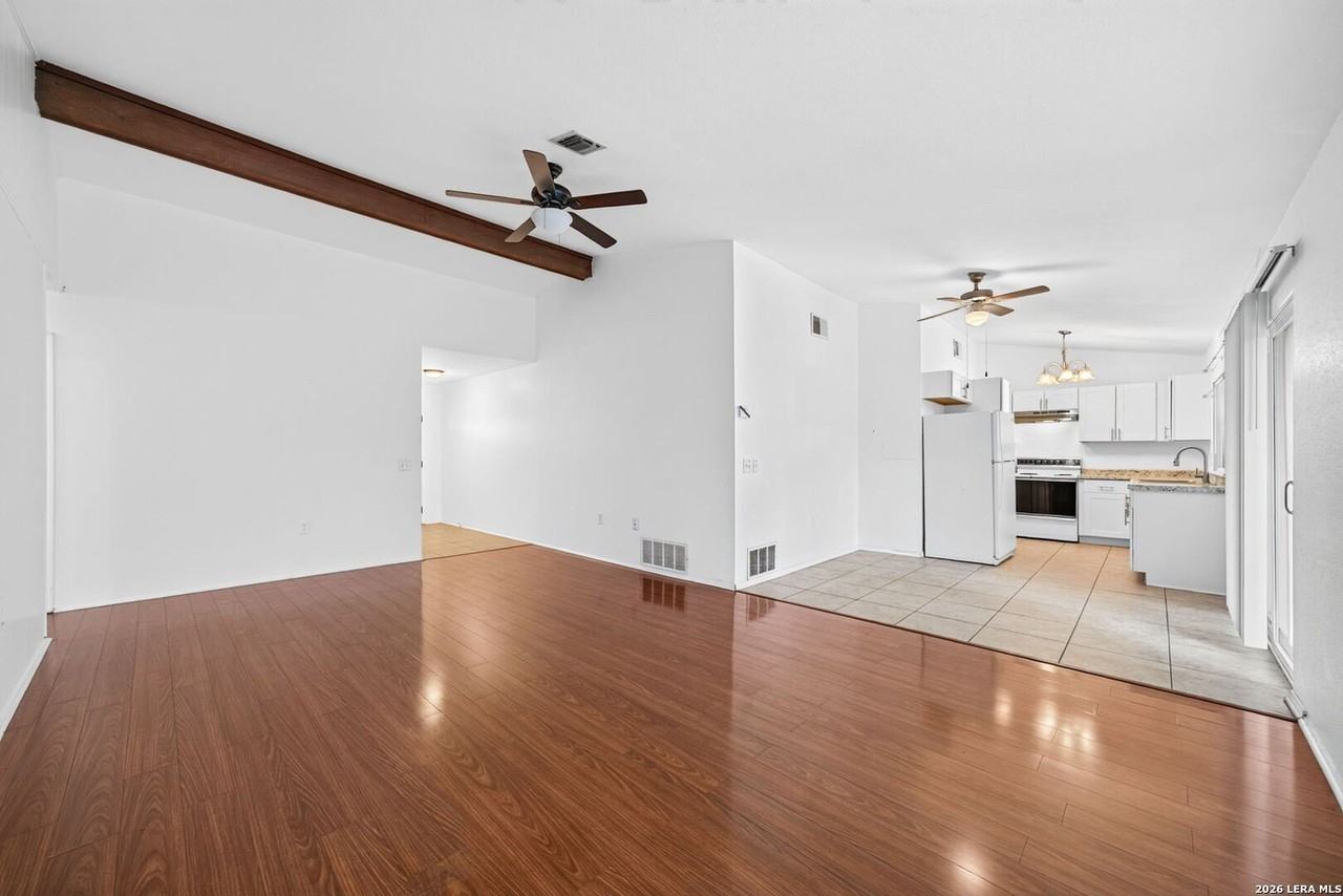 7713 Narrow Pass St - Photo 6 of 26