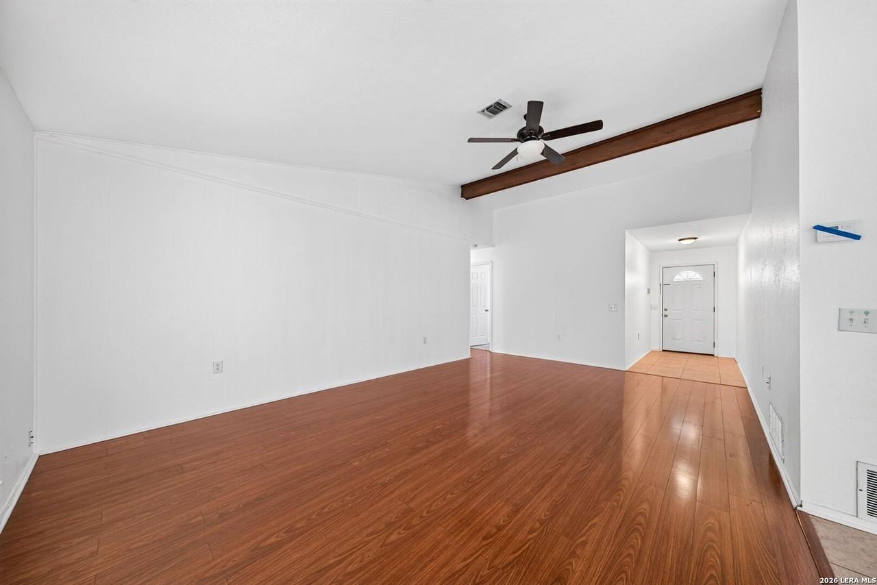 7713 Narrow Pass St - Photo 7 of 26