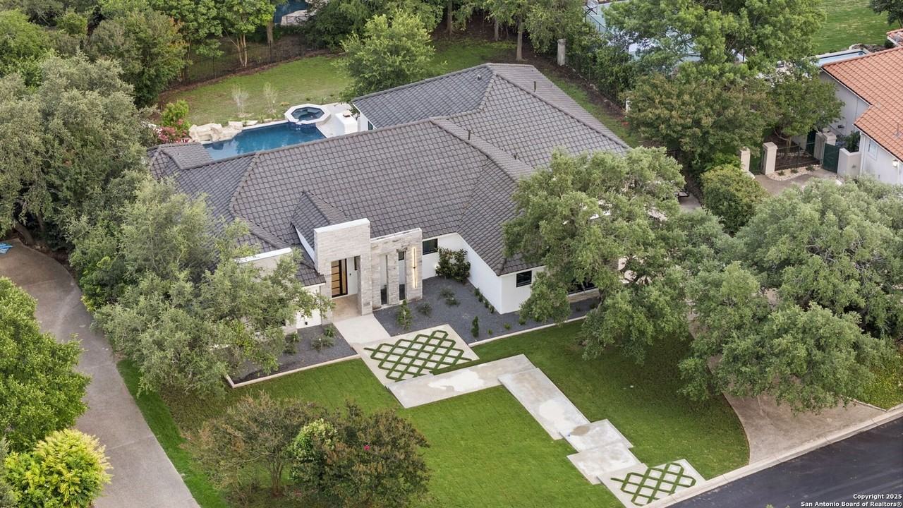 6 Turin Ct - Photo 2 of 40