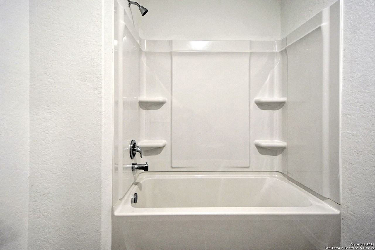 757 Tulsa Trl - Photo 5 of 36