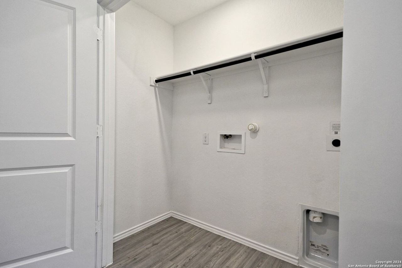 757 Tulsa Trl - Photo 6 of 36