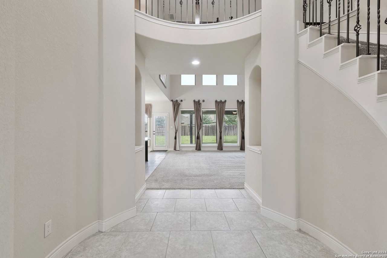2882 Coral Sky - Photo 3 of 39