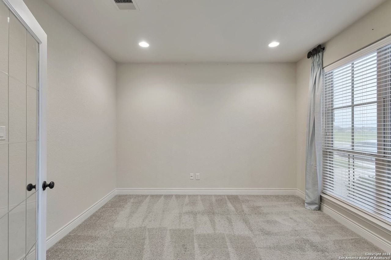 2882 Coral Sky - Photo 4 of 39