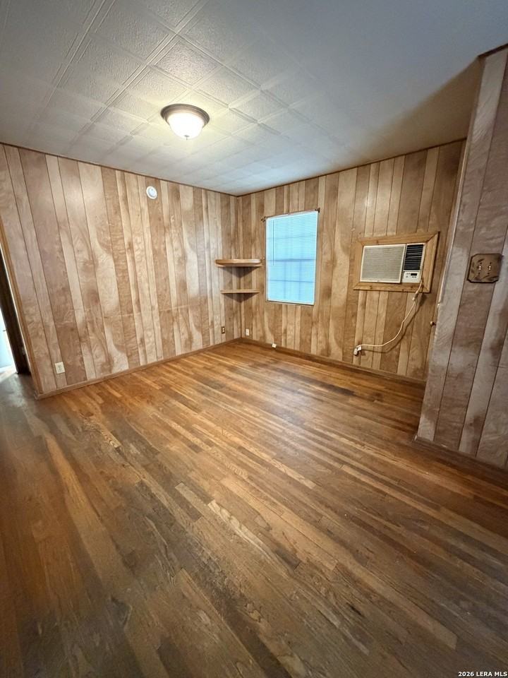 173 W Dickson Ave - Photo 3 of 13