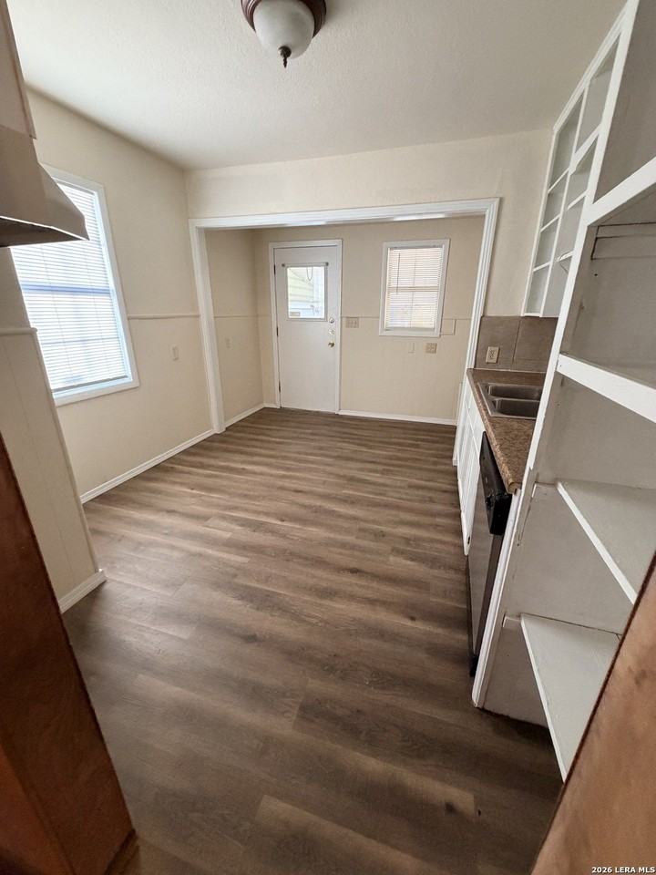 173 W Dickson Ave - Photo 5 of 13