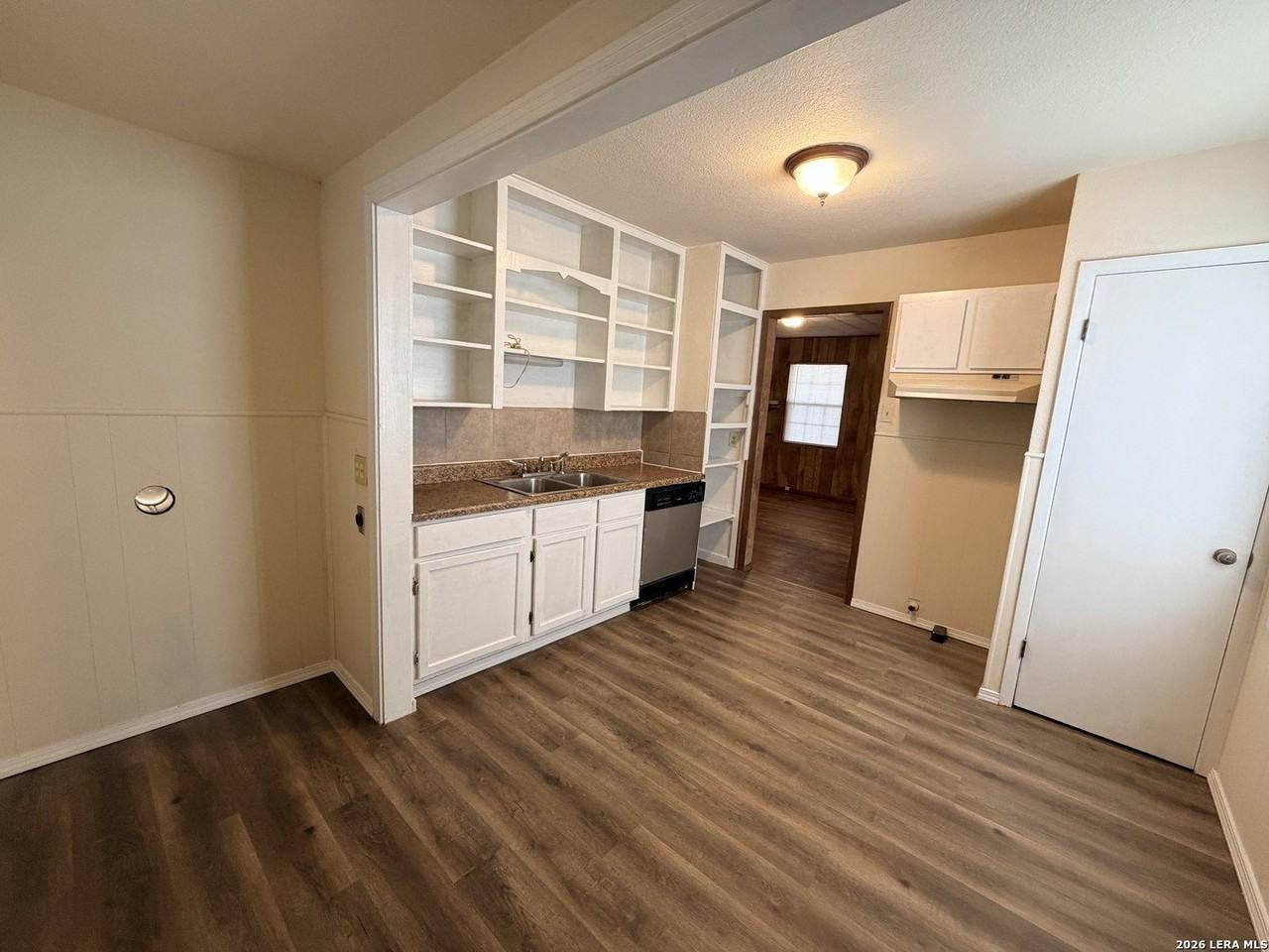 173 W Dickson Ave - Photo 6 of 13