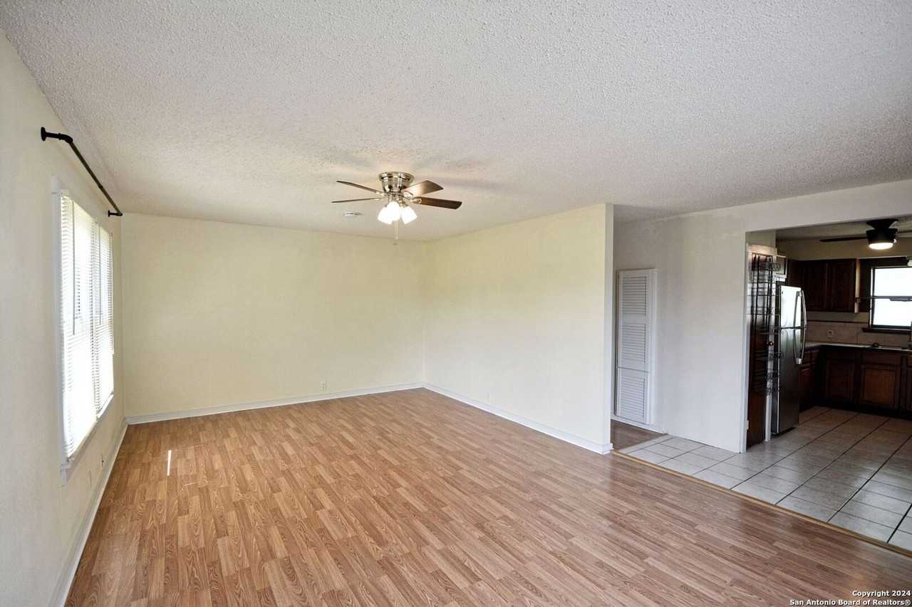 823 Serna Dr - Photo 4 of 26