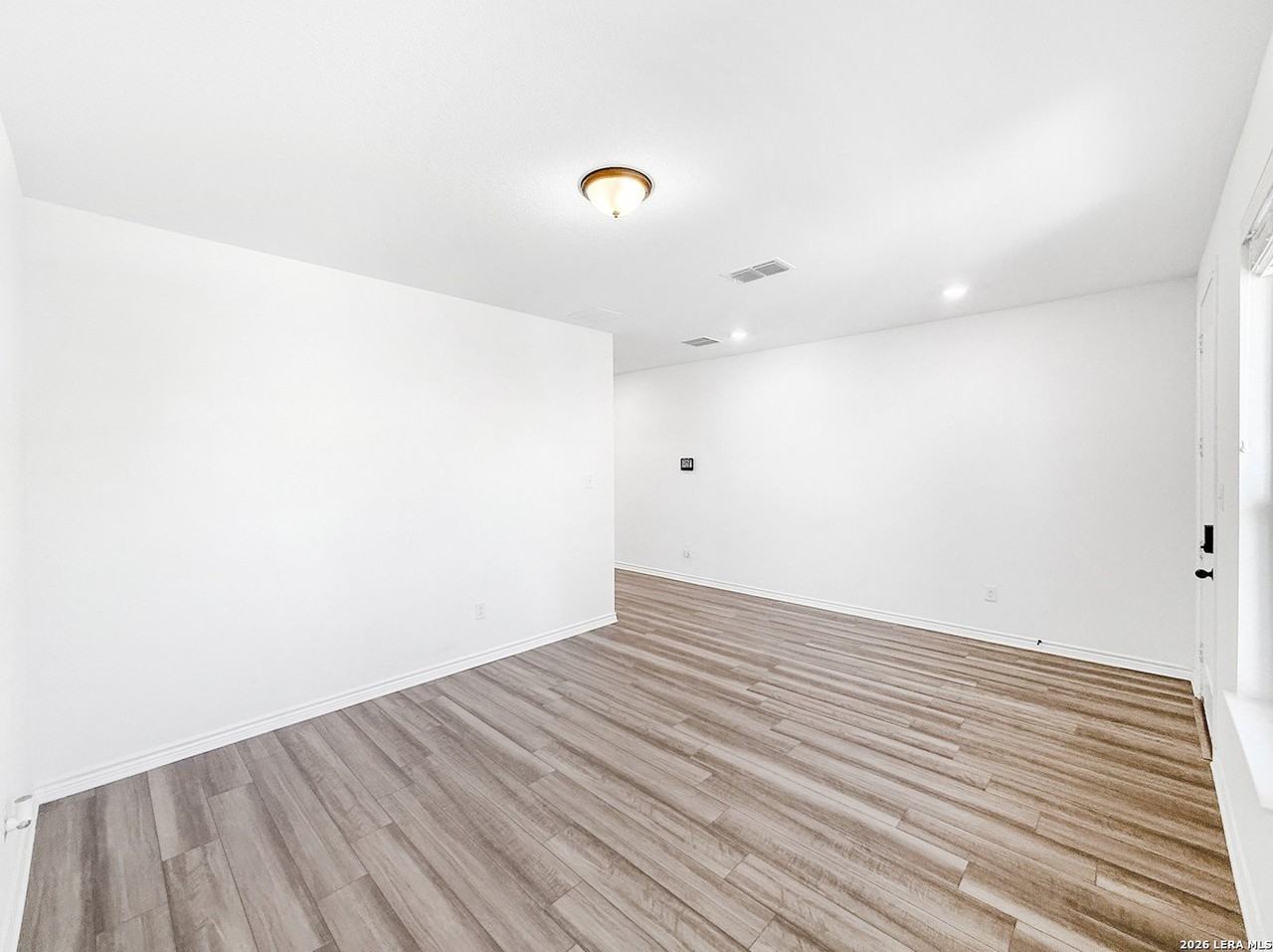 15026 Tethys Way - Photo 4 of 31