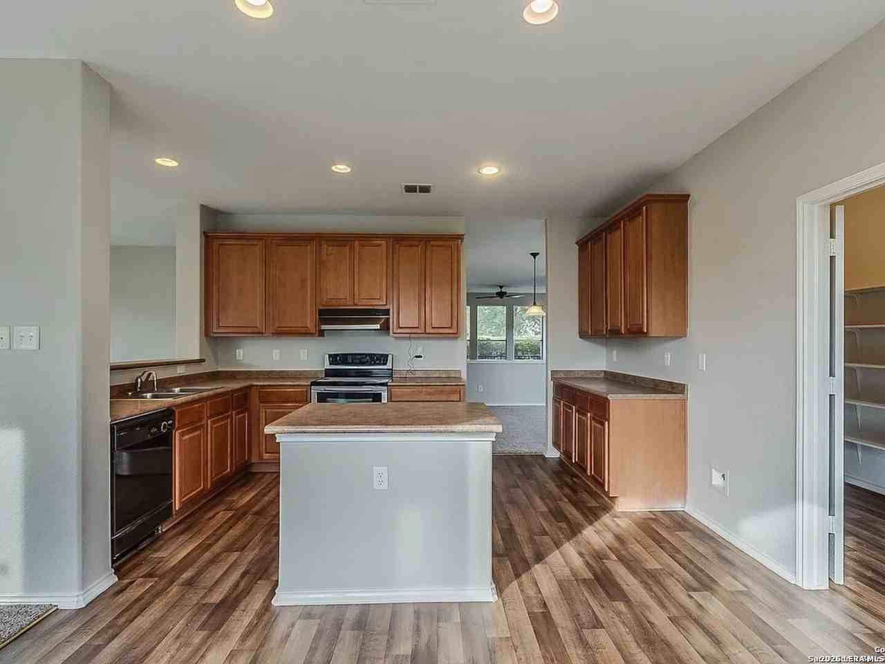 6772 Wayman Rdg - Photo 3 of 20