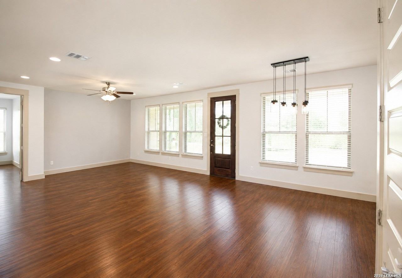 193 Champions Blvd - Photo 3 of 18