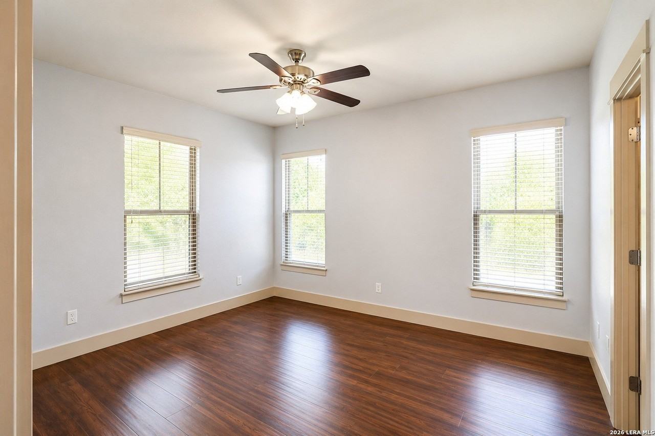 193 Champions Blvd - Photo 7 of 18