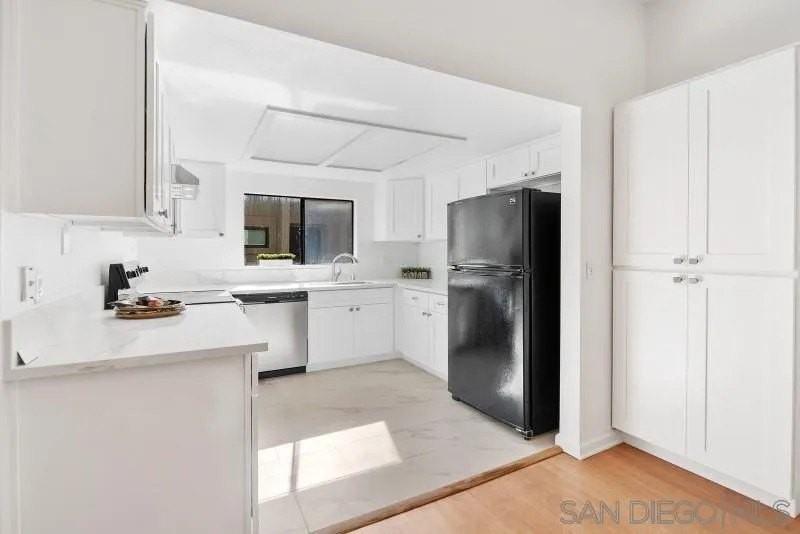 Clairemont Ct #9 - Photo 6 of 39
