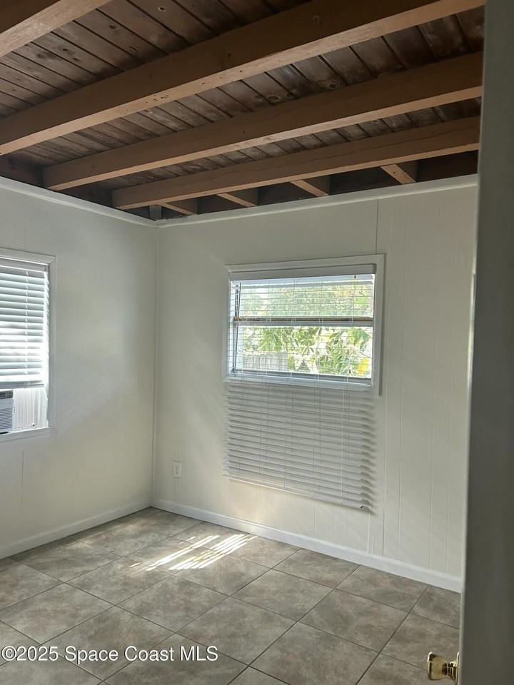 550 S Atlantic Ave #4 - Photo 5 of 8