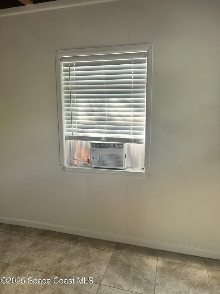 550 S Atlantic Ave #4 - Photo 6 of 8