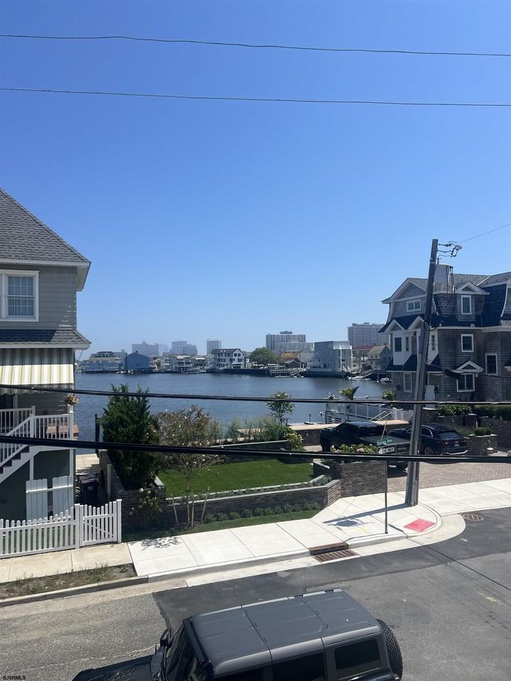 5403 Edgewater Ave - Photo 2 of 10