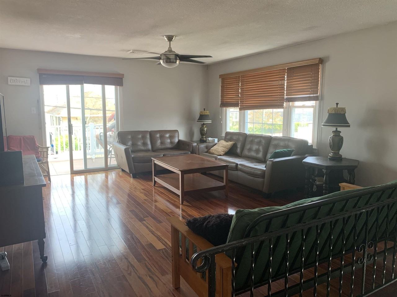 5403 Edgewater Ave - Photo 5 of 10