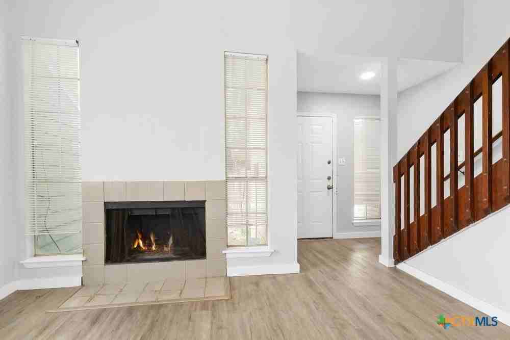 6710 Windsor Holw - Photo 4 of 23