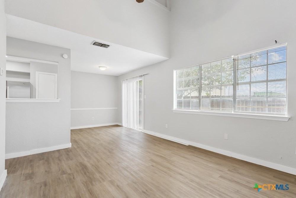 6710 Windsor Holw - Photo 5 of 23
