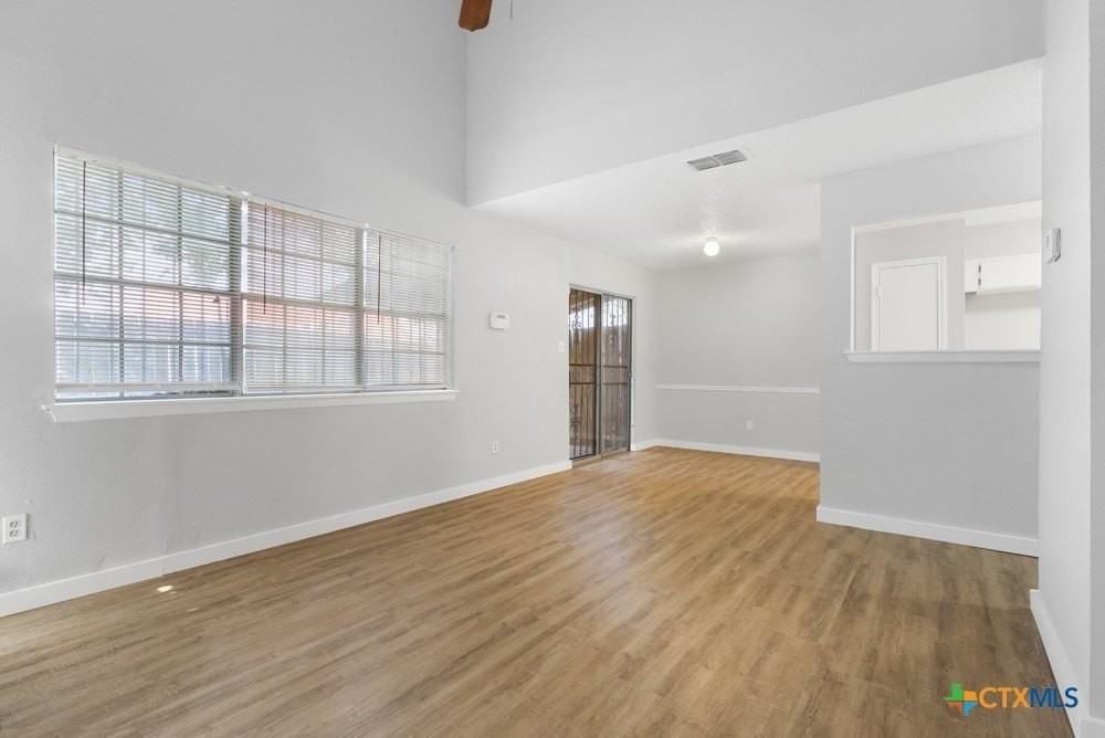 6714 Windsor Holw - Photo 4 of 23