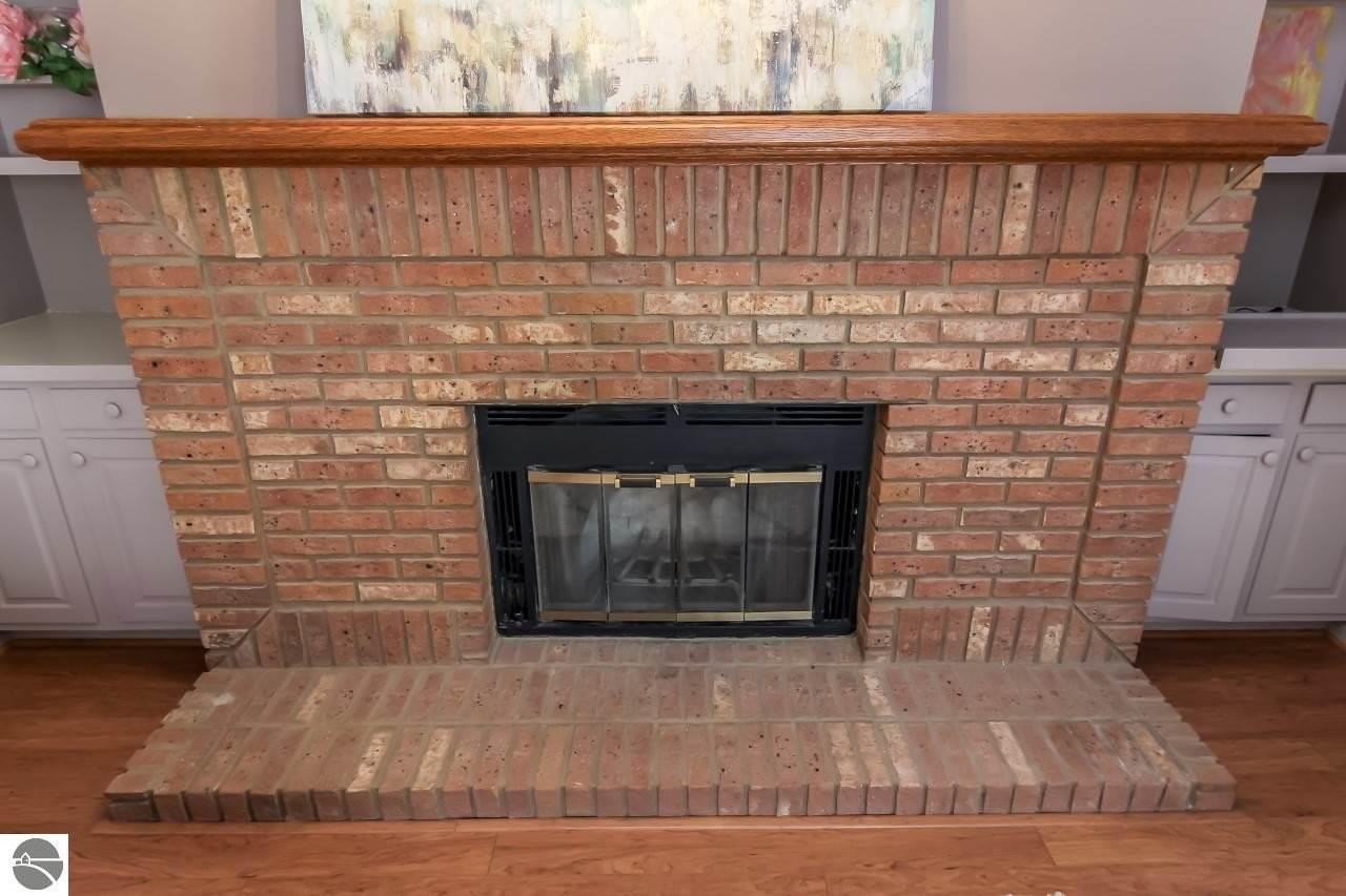 3814 Maid Marian Ln - Photo 3 of 26