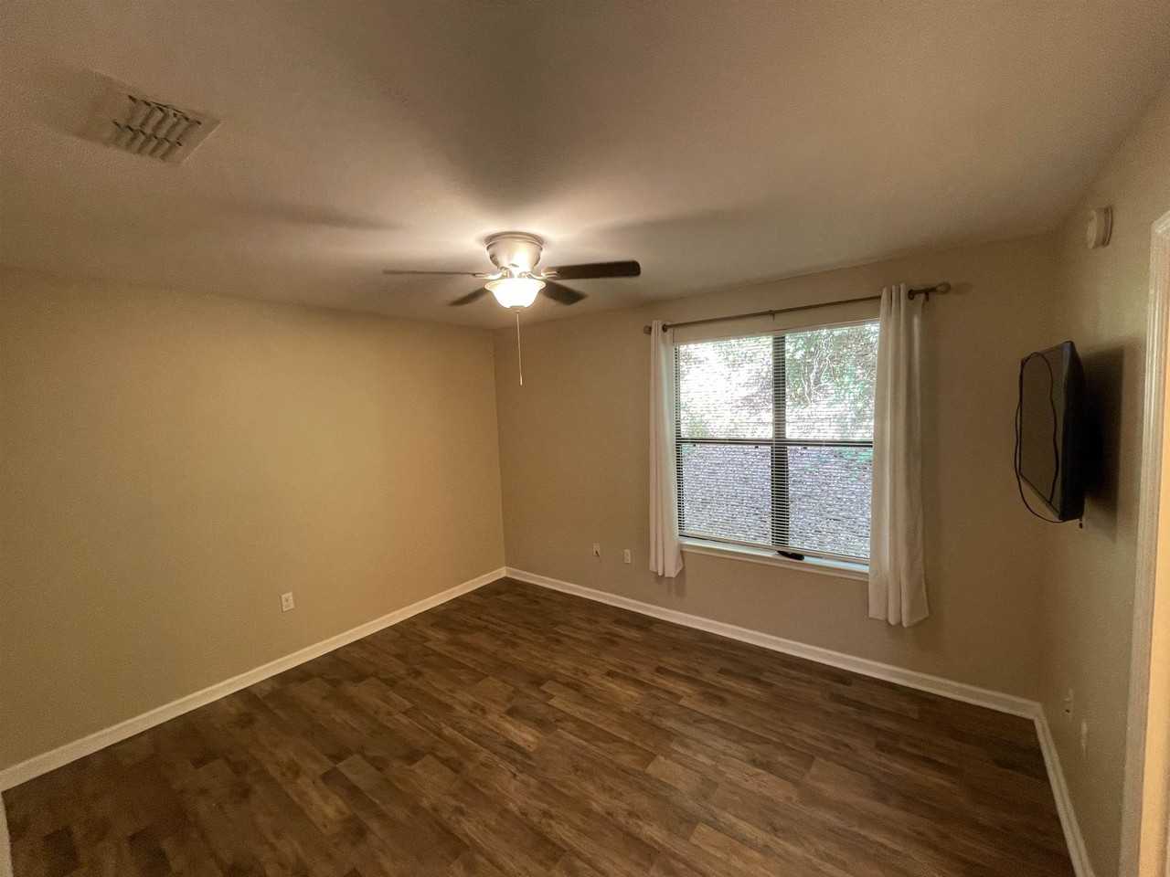 2310 Timber Oaks Ln - Photo 3 of 15