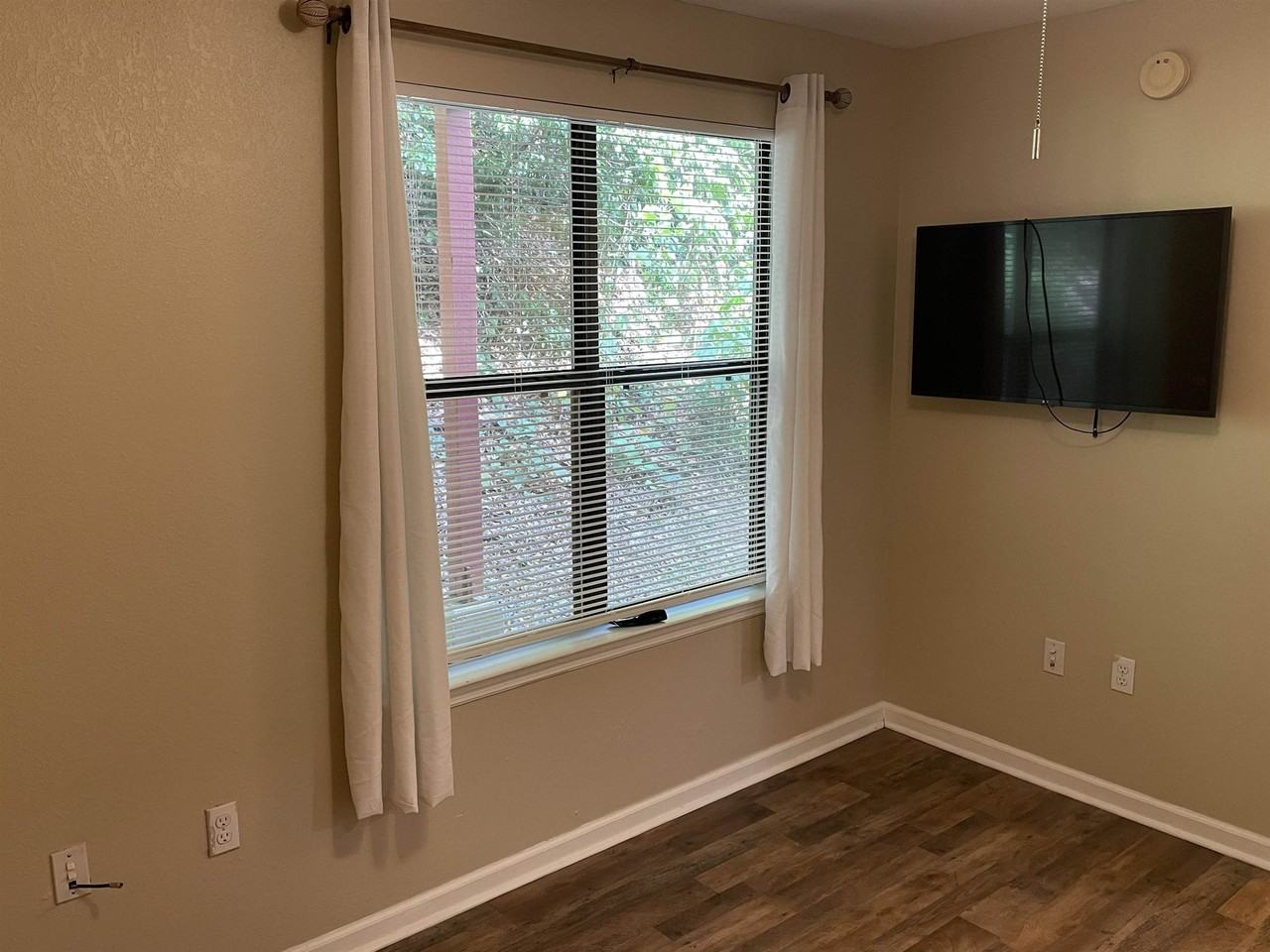 2310 Timber Oaks Ln - Photo 4 of 15