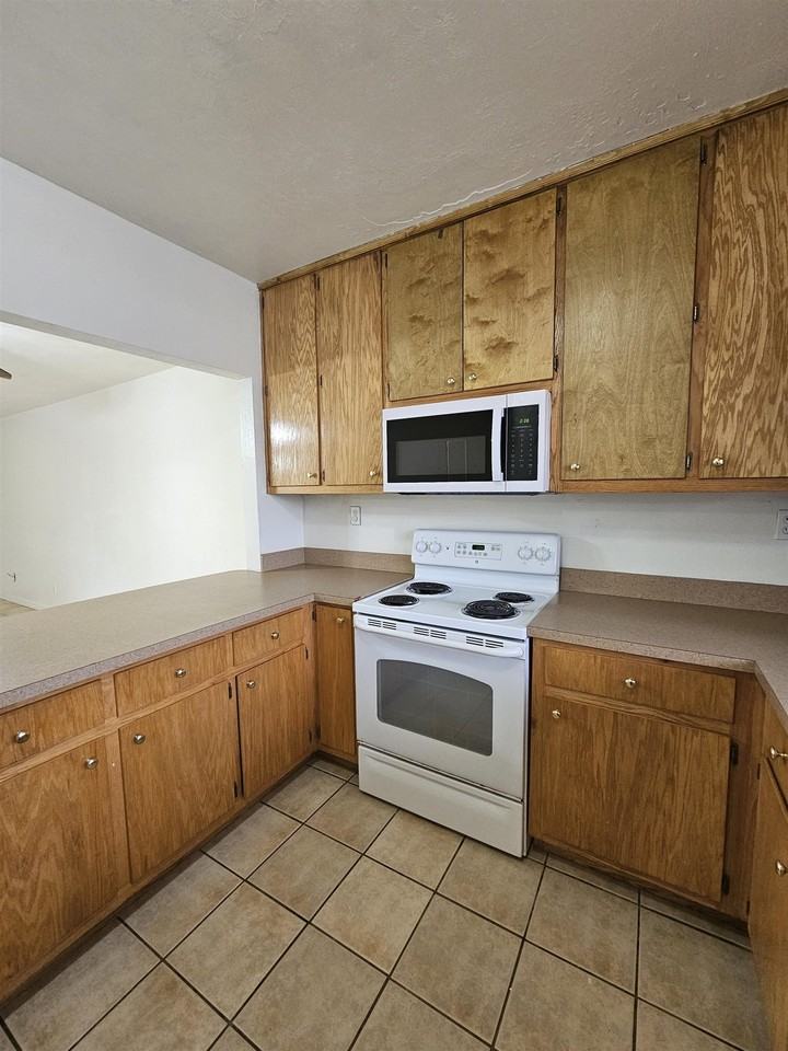 1824 Larette Dr - Photo 5 of 24