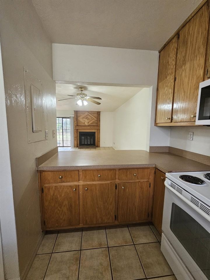 1824 Larette Dr - Photo 6 of 24