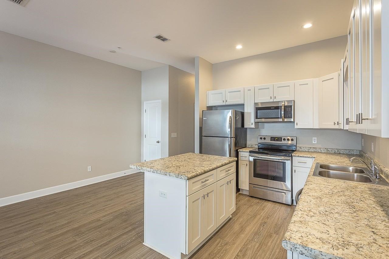 2170 Capital Cir Se #102 - Photo 5 of 27