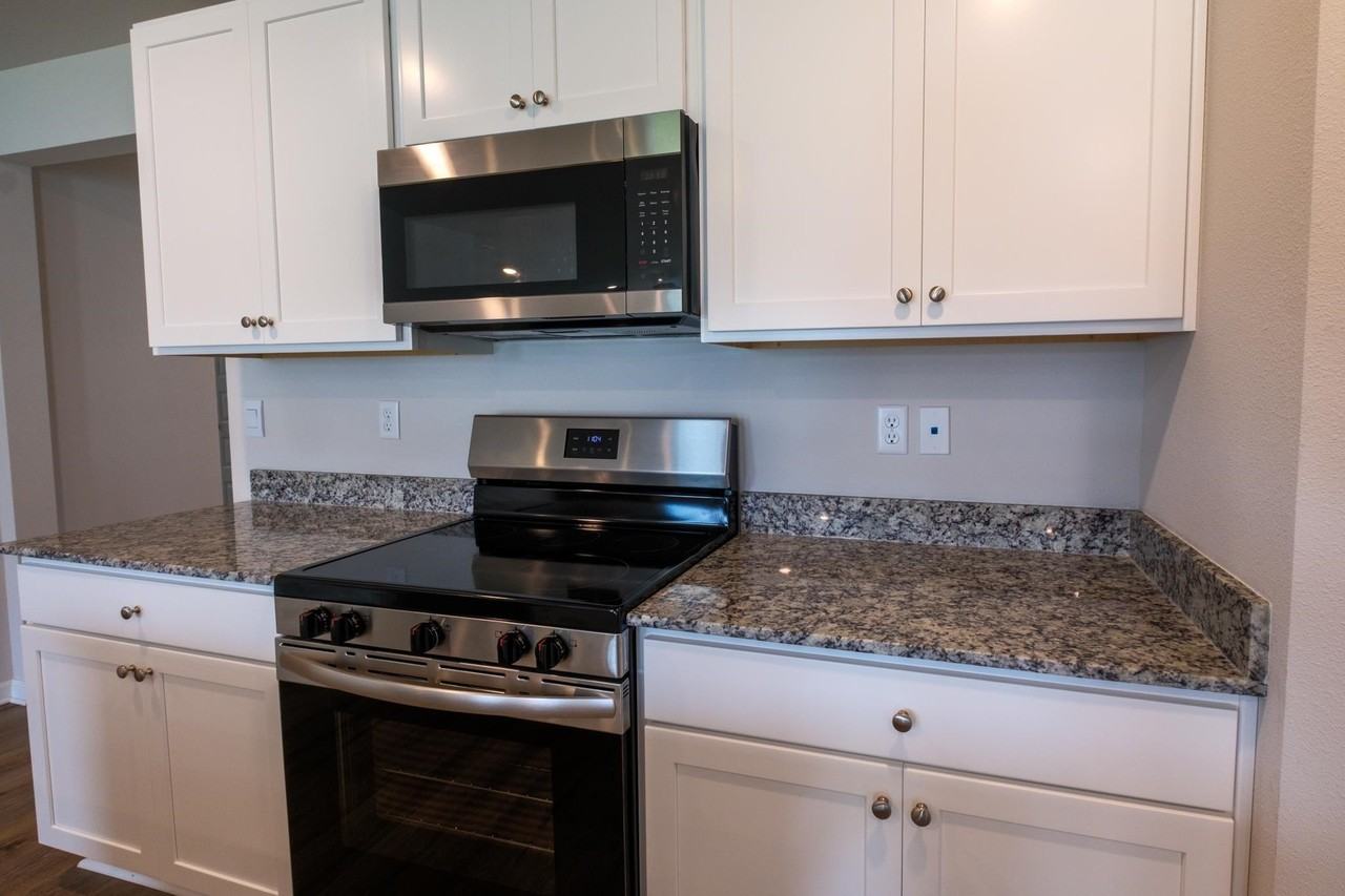 3993 Brownstone Way - Photo 6 of 23