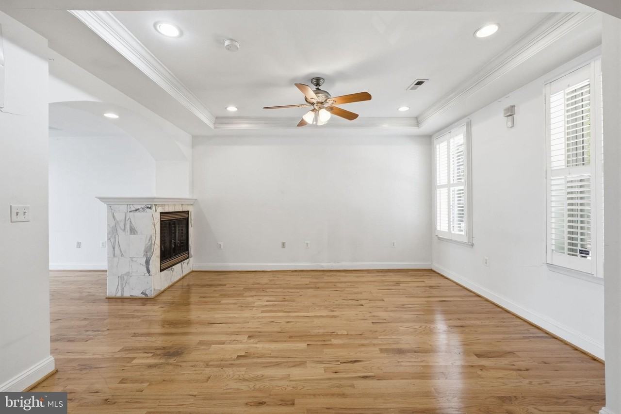 601 Kenyon St Nw #A - Photo 5 of 29