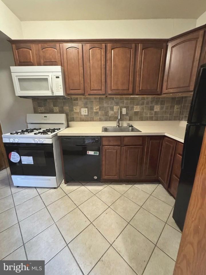 3626 12th St Ne - Photo 3 of 11