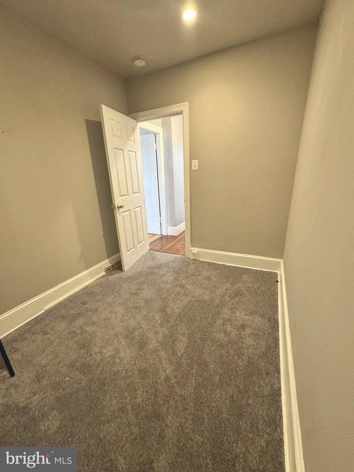 3626 12th St Ne - Photo 7 of 11
